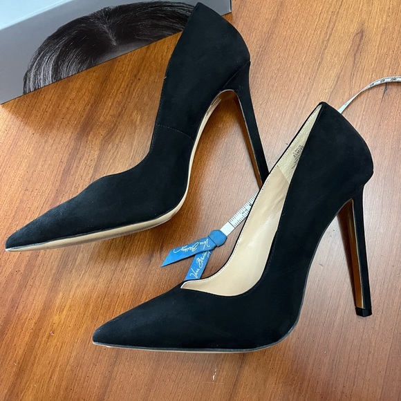 ๐ Classic Black Suede JLO โMolitaโ Pointed Toe Heels โ Size 8.5 - Picture 7 of 11